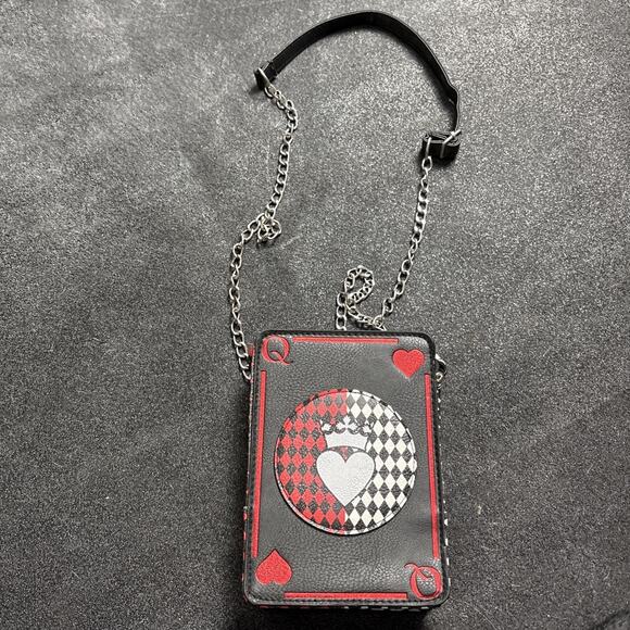 Soirit Halloween Handbags - Crossover Queen Of Hearts Bag Red, Black & White